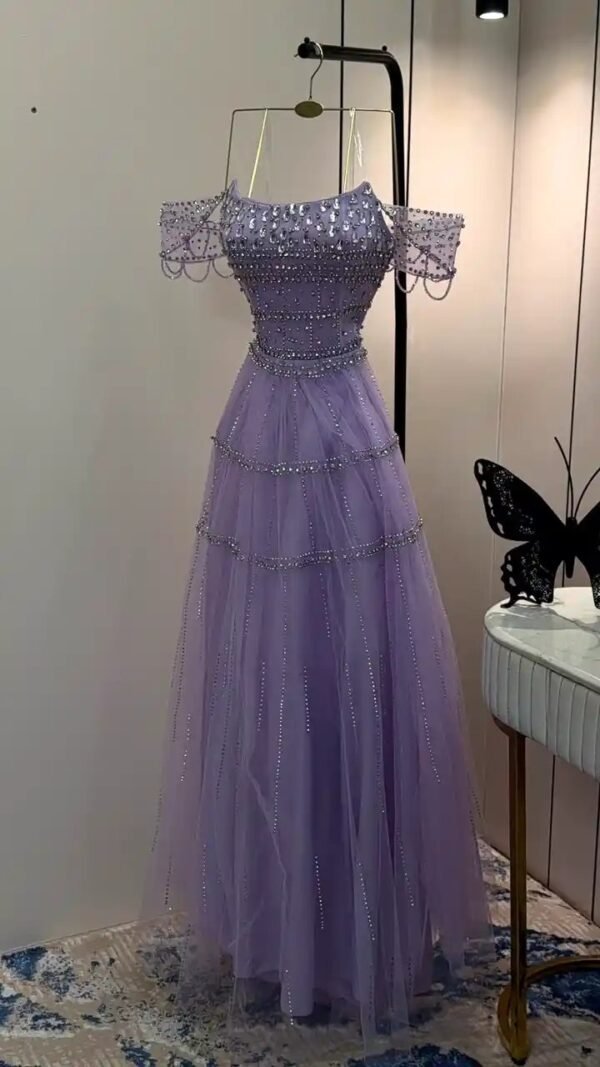 فستان سهرة أنيق بتطريز يدوي فاخر – إطلالة ملكية ساحرة - Image 4