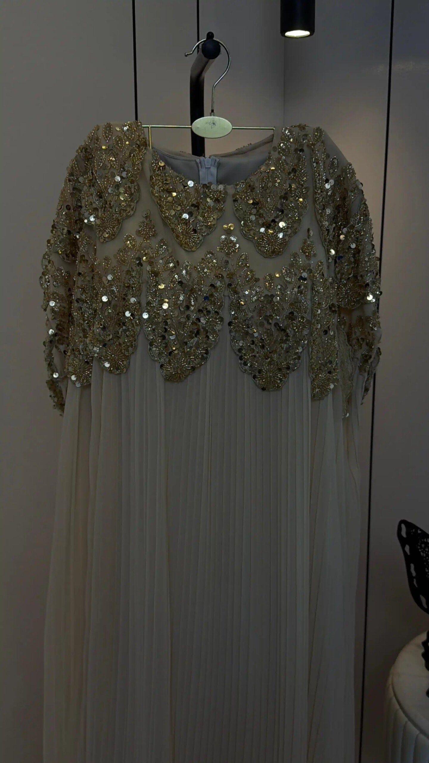 فستان سهرة شيفون جورجيت بليسيه أنيق بتطريز راقي - Image 7