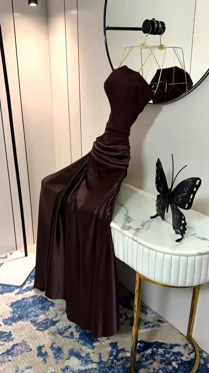 فستان سهرة بني أنيق من التفتا الاسترتش وقماش باربي - Image 5