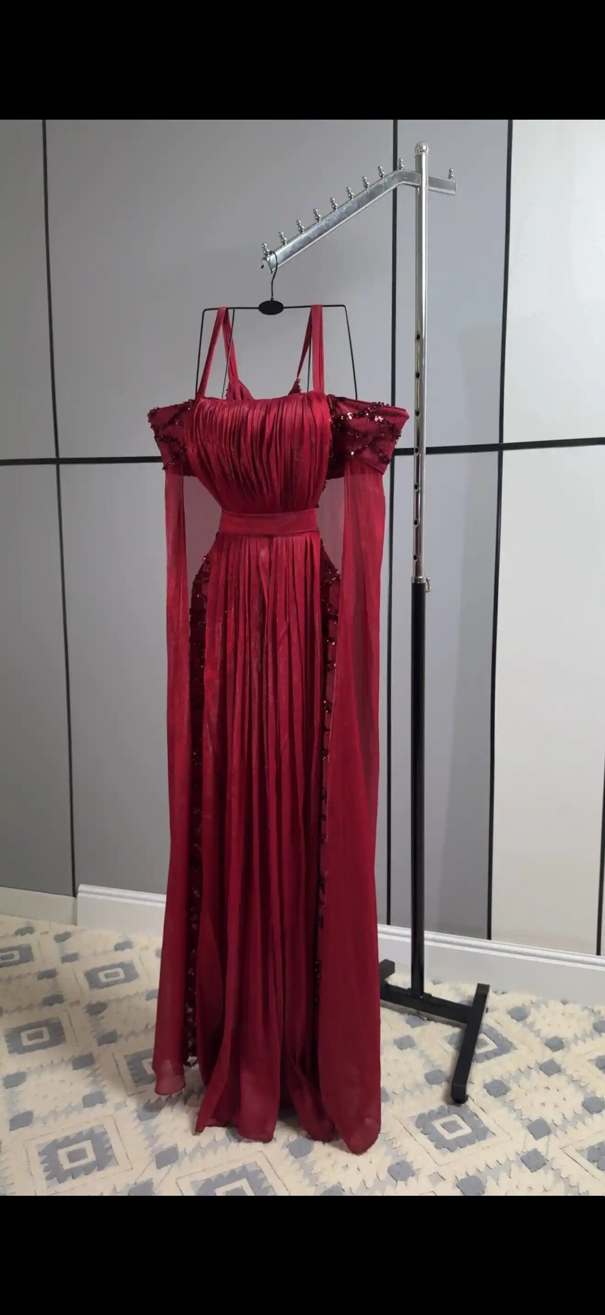 فستان سهرة كرنكل عودي فاخر بمطرزات شك ملكية - Image 3