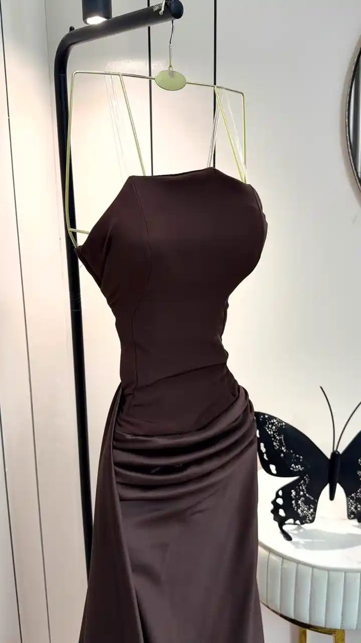فستان سهرة بني أنيق من التفتا الاسترتش وقماش باربي - Image 7