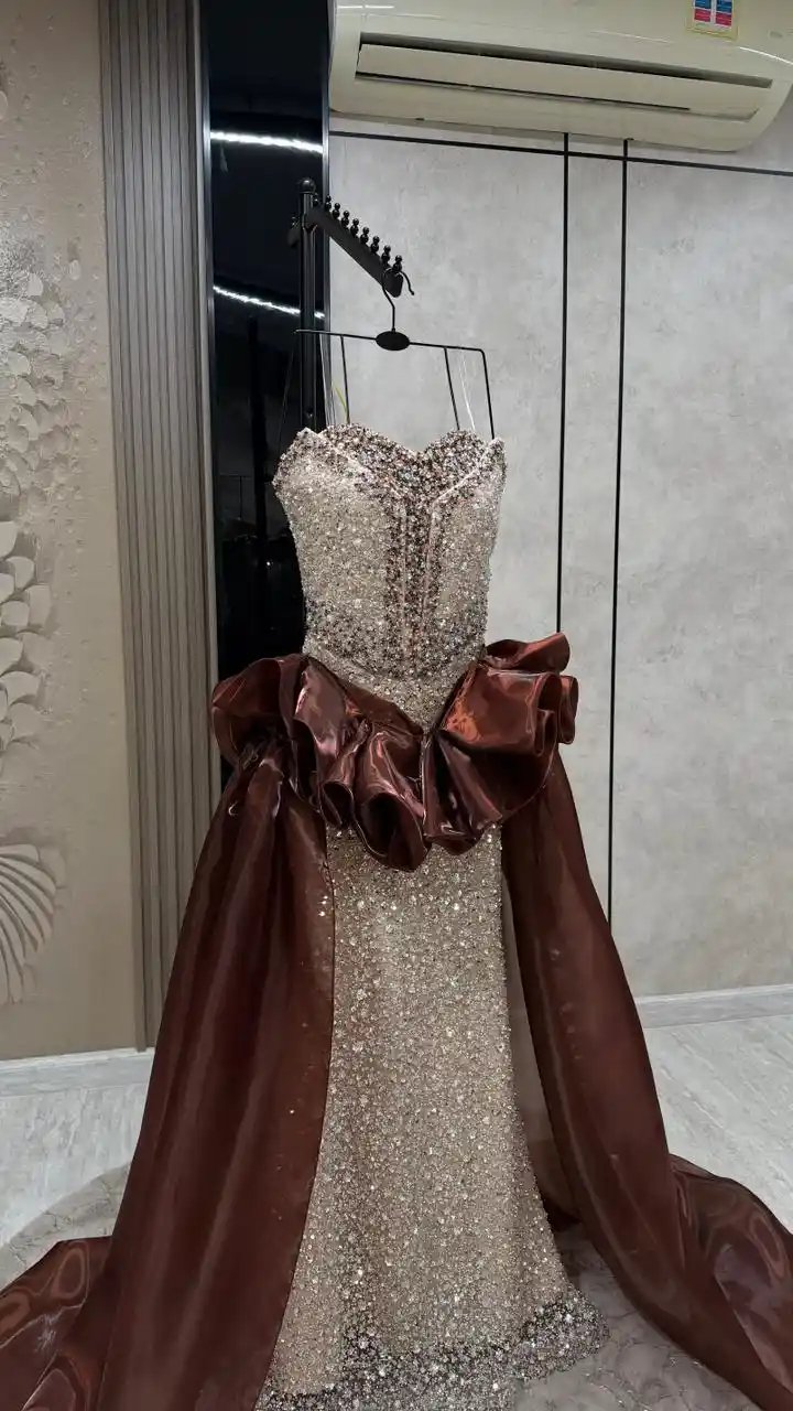 فستان سهرة فاخر بتطريز يدوي وكلفة خرز دبل كلوش - Image 7