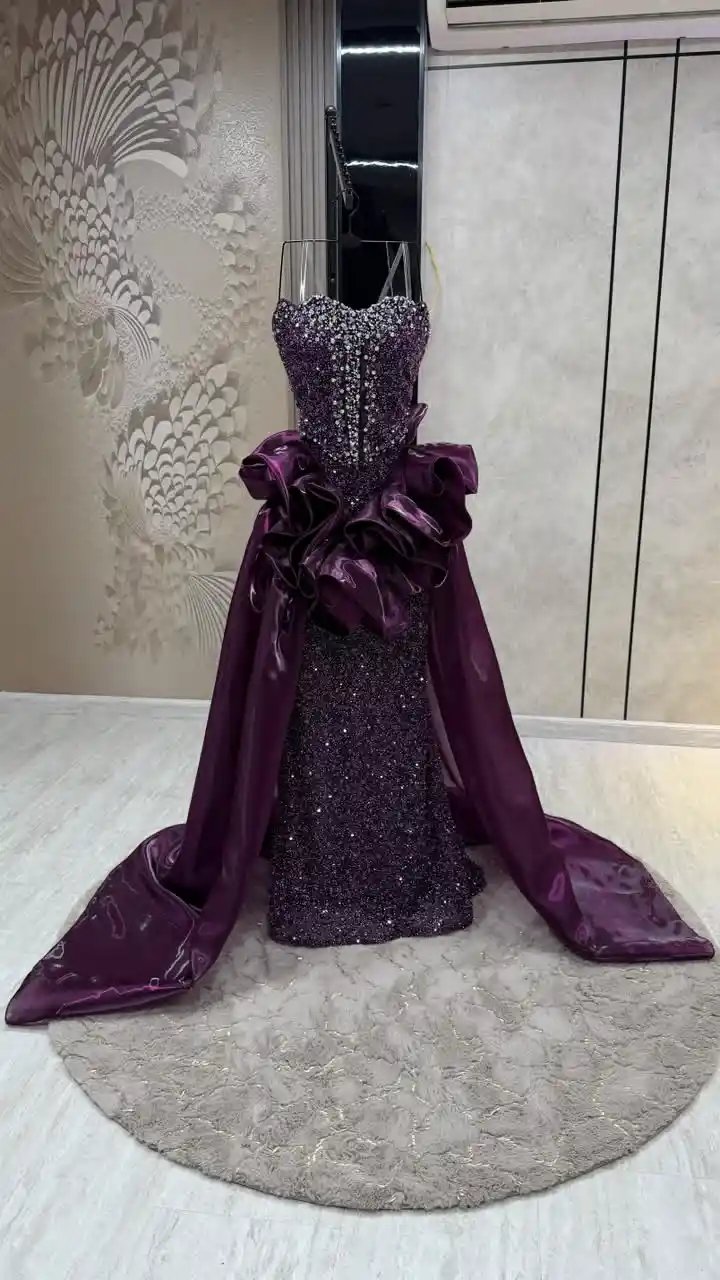 فستان سهرة فاخر بتطريز يدوي وكلفة خرز دبل كلوش - Image 2