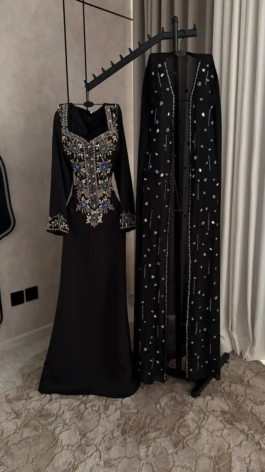 جلابية سهرة شيفون أسود مطرزة يدوياً - إطلالة ملكية ساحرة - Image 2