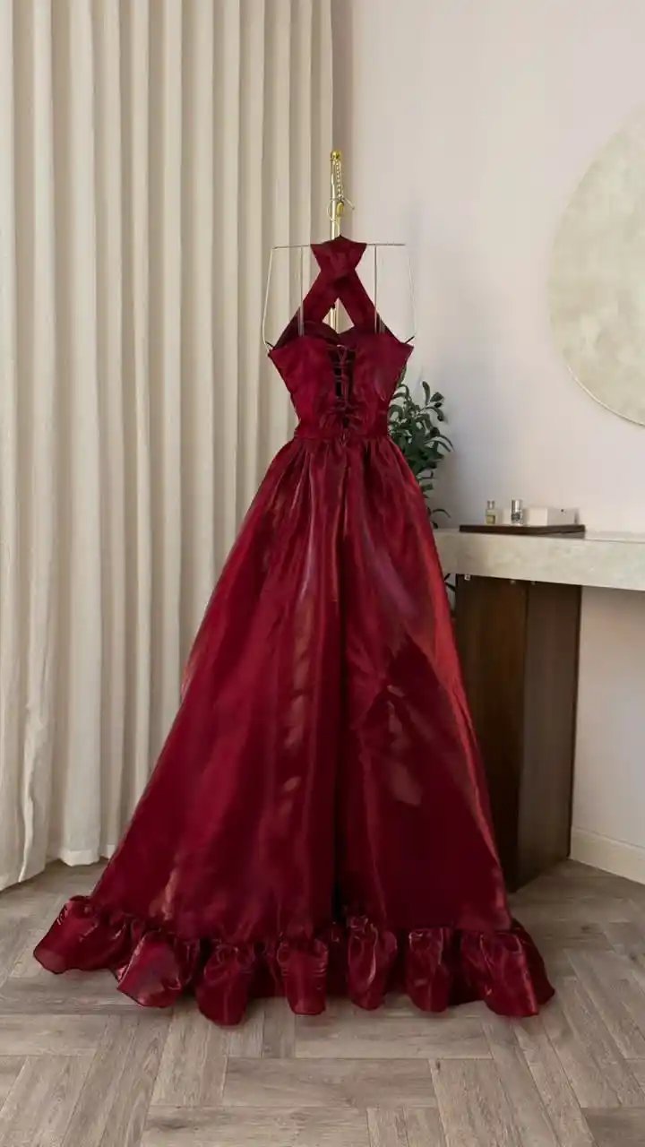 فستان جازار لمعة عودي الأصلي - إطلالة ملوكية تفيض بالفخامة والأنوثة - Image 4