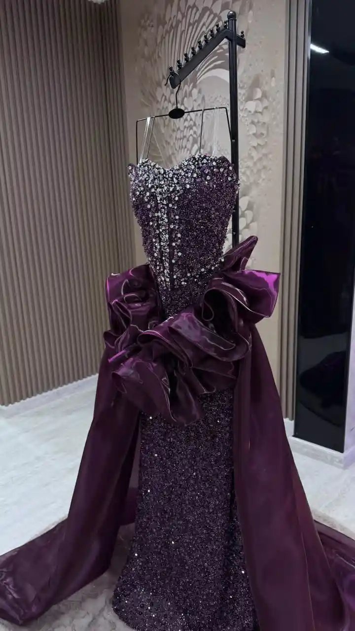 فستان سهرة فاخر بتطريز يدوي وكلفة خرز دبل كلوش - Image 5