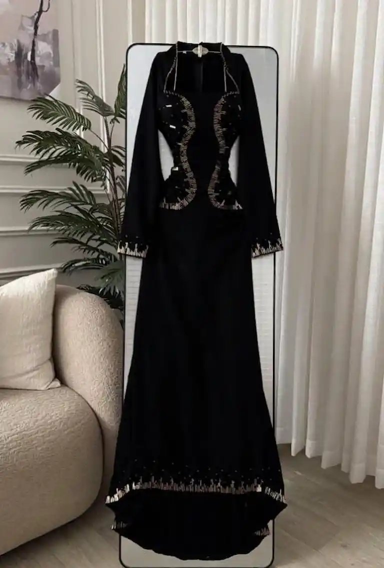 فستان سهرة ناعم وأنيق - إطلالة كلاسيكية تفيض بالأنوثة - Image 3
